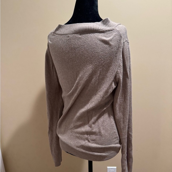 Gap V Neck Sweater Size M - Picture 2 of 3